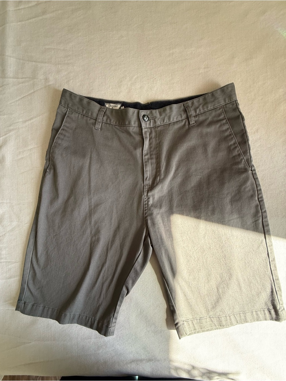 Men's Volcom Size 34 Gray Casual Shorts -